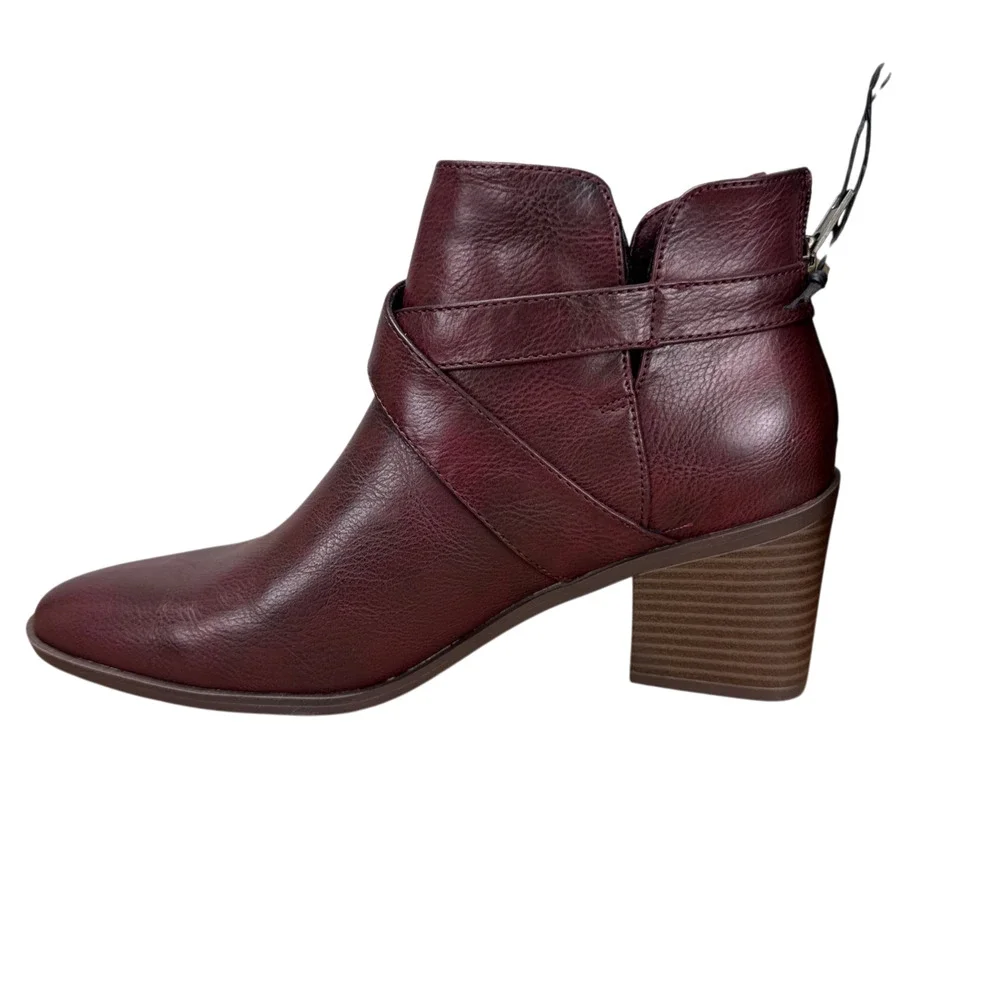 NWT Frye & Co Pembrooke Burgundy Leather Booties 6.5M Ankle Western Harness Belt